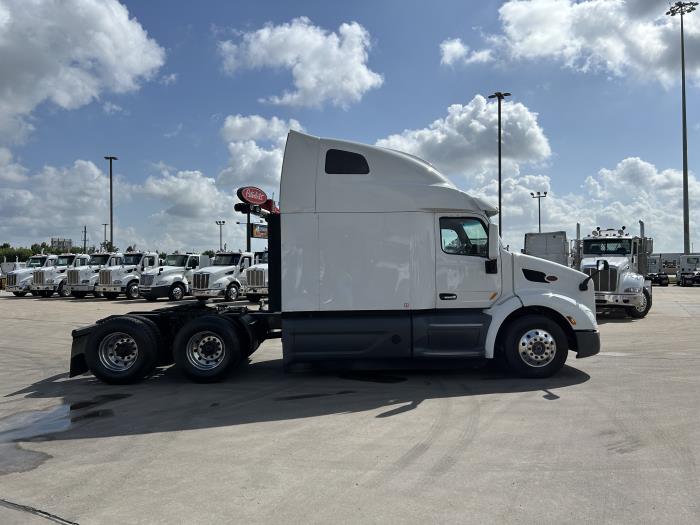 2021 Peterbilt 579-6