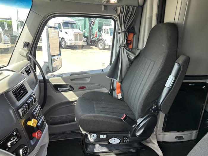 2021 Peterbilt 579-25