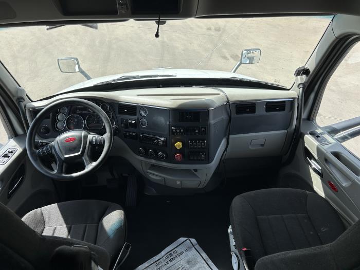 2021 Peterbilt 579-35