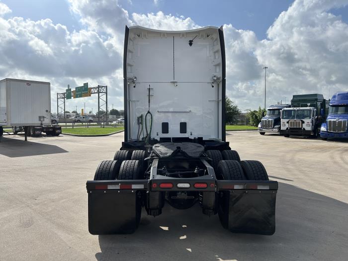 2021 Peterbilt 579-4