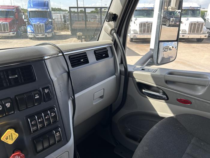 2021 Peterbilt 579-36