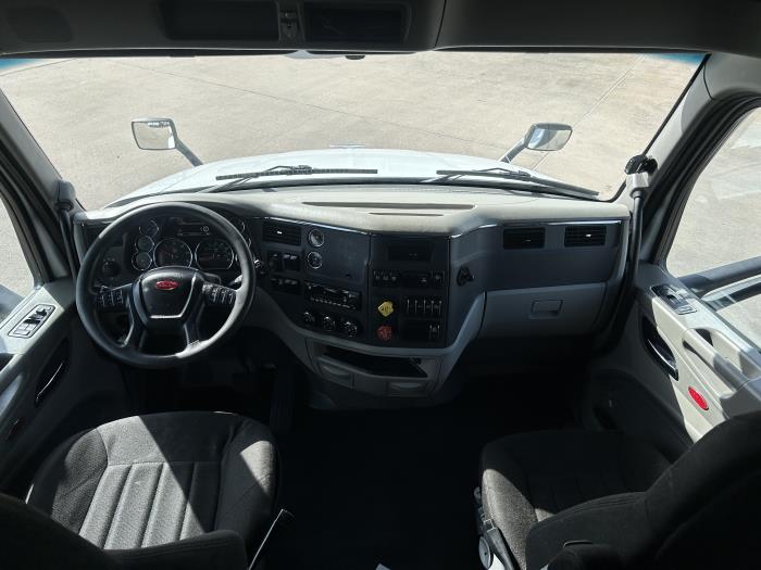 2021 Peterbilt 579-35