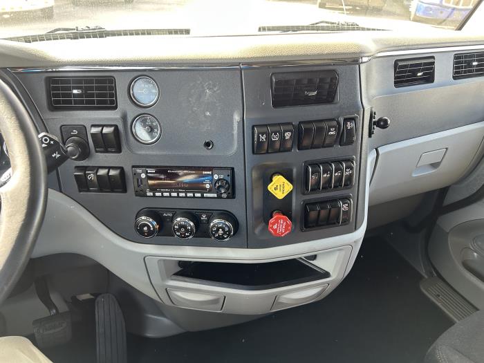 2021 Peterbilt 579-37
