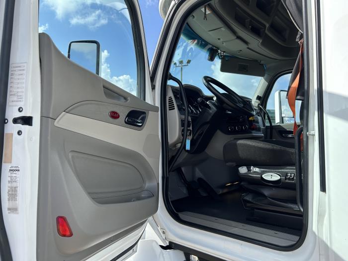 2021 Peterbilt 579-24