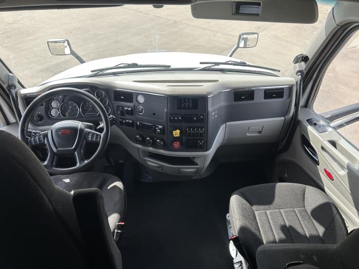 2021 Peterbilt 579-35
