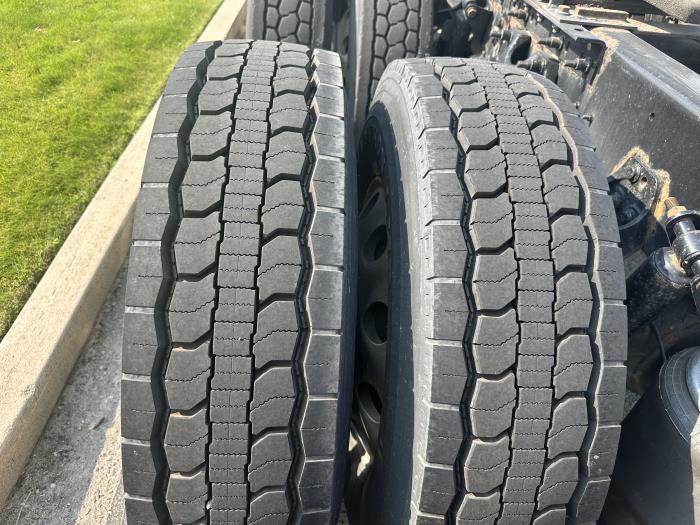 2019 International LT625-35