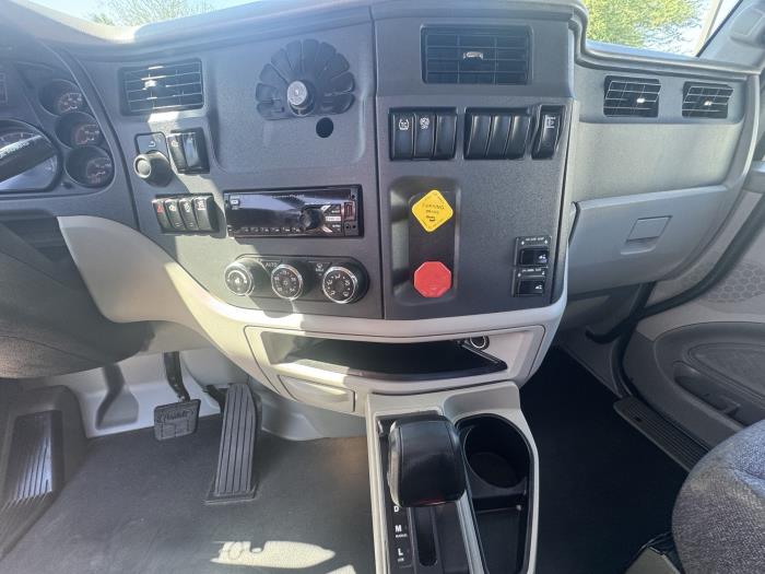 2018 Peterbilt 579-15
