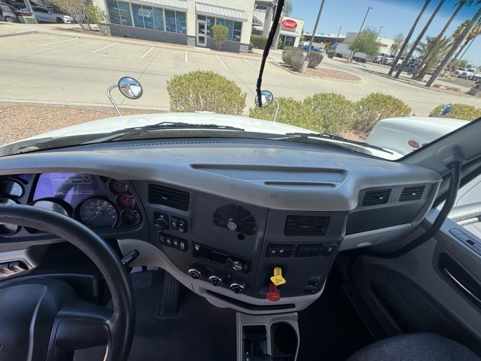 2018 Peterbilt 579-16