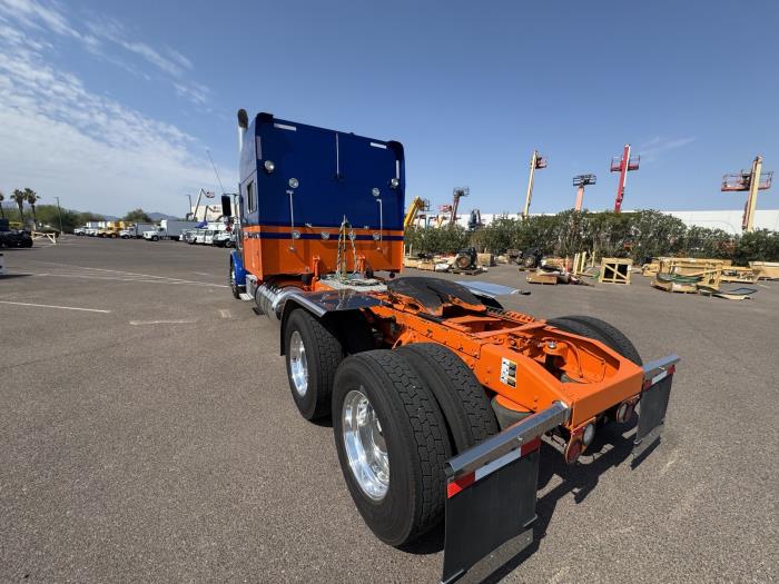 2023 Peterbilt 389-3