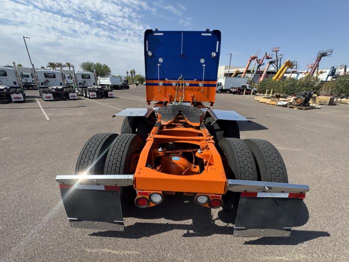 2023 Peterbilt 389-4