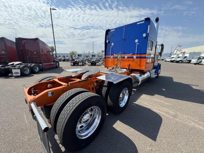 2023 Peterbilt 389-5