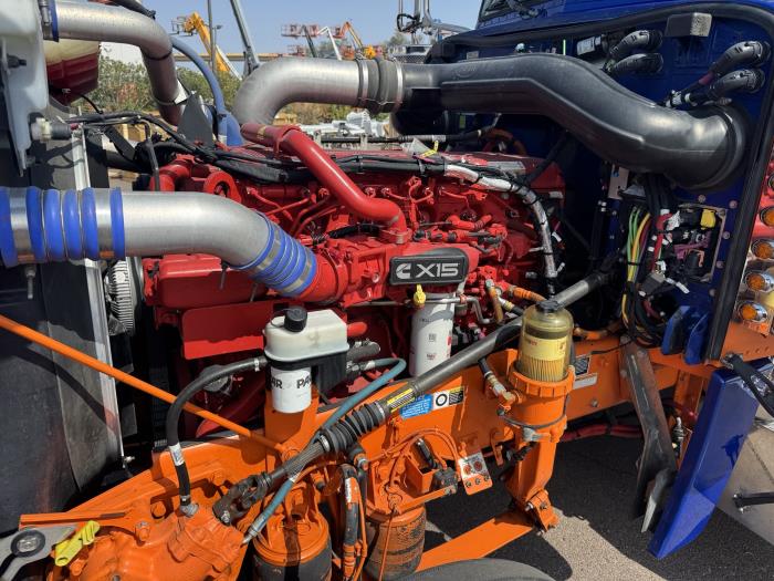 2023 Peterbilt 389-9