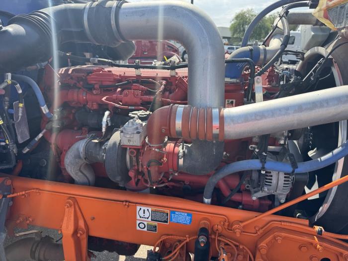 2023 Peterbilt 389-10
