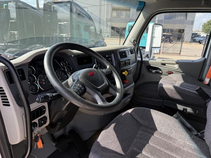 2022 Peterbilt 579-14