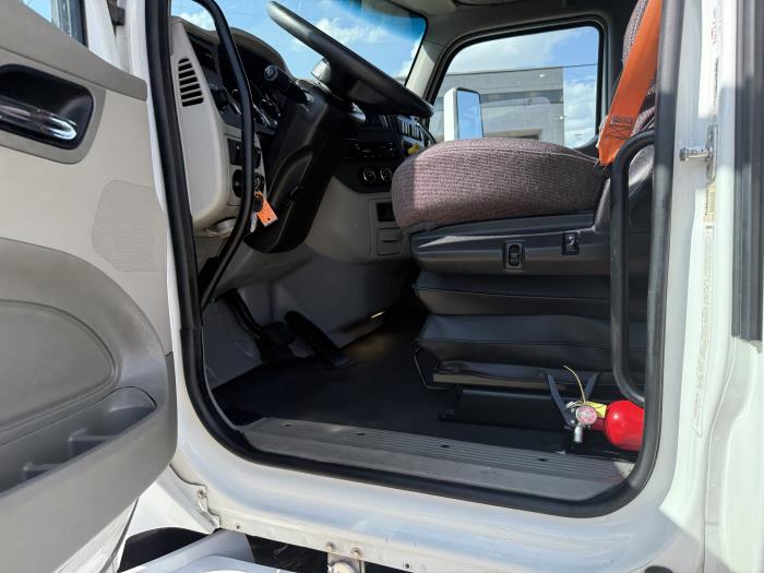 2022 Peterbilt 579-15