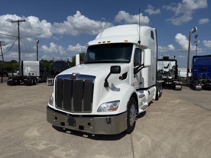 2022 Peterbilt 579-17