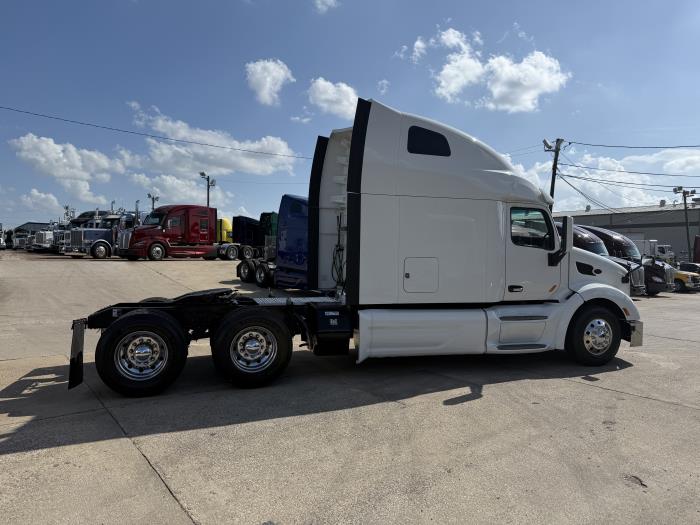 2022 Peterbilt 579-27