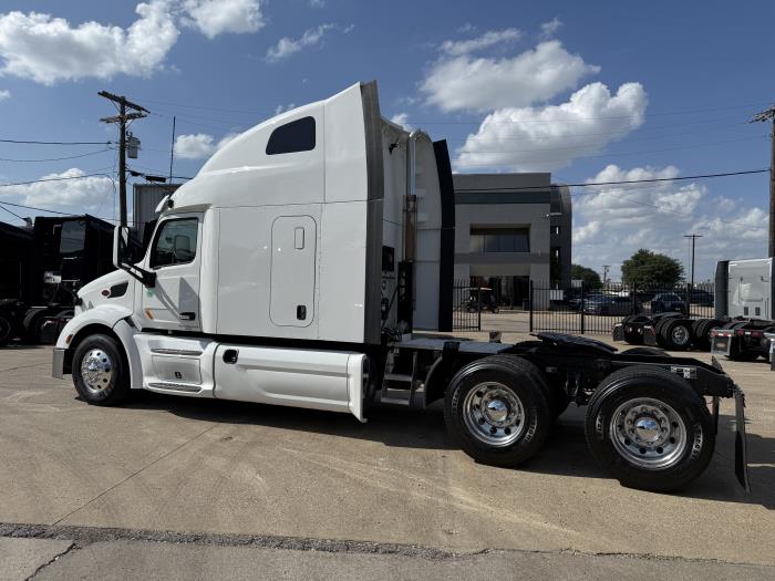 2022 Peterbilt 579-33