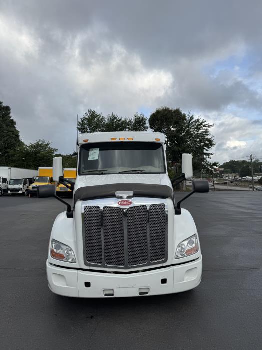 2021 Peterbilt 579-8