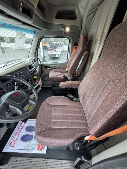 2021 Peterbilt 579-12