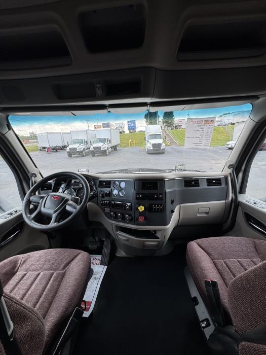 2021 Peterbilt 579-18