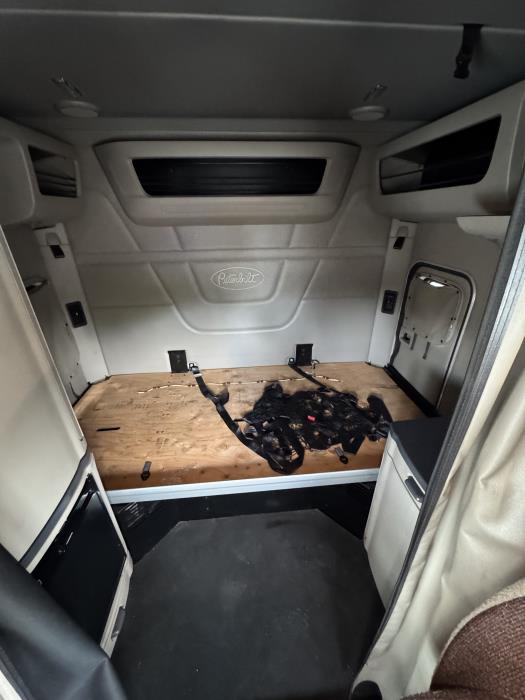 2021 Peterbilt 579-19