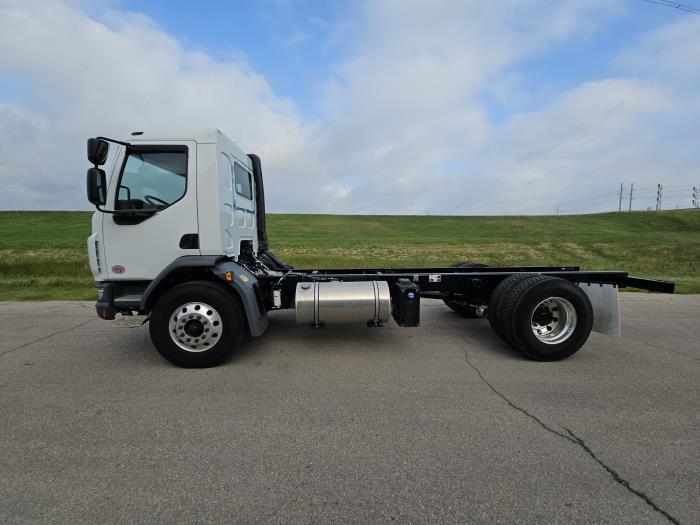 2025 Peterbilt 220-2
