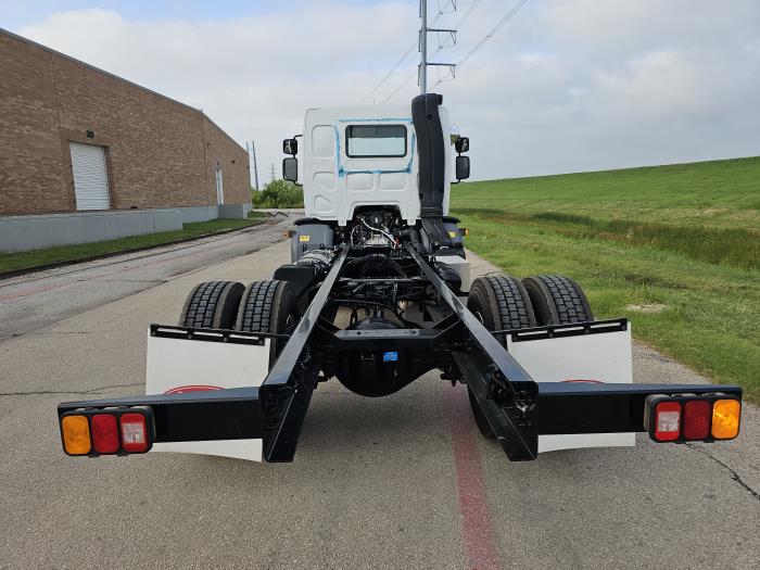 2025 Peterbilt 220-4