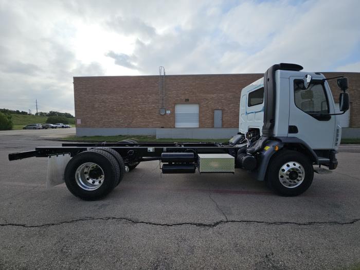 2025 Peterbilt 220-6