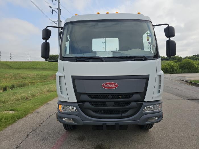 2025 Peterbilt 220-8