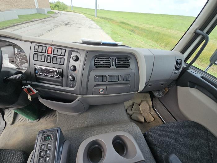 2025 Peterbilt 220-11