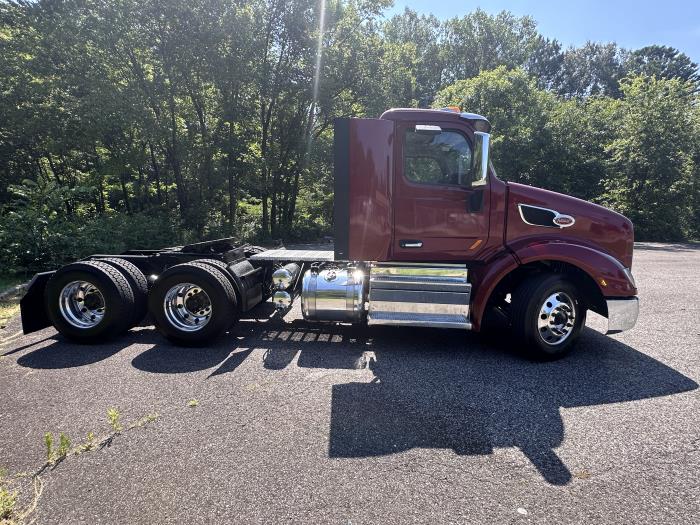 2022 Peterbilt 579-7