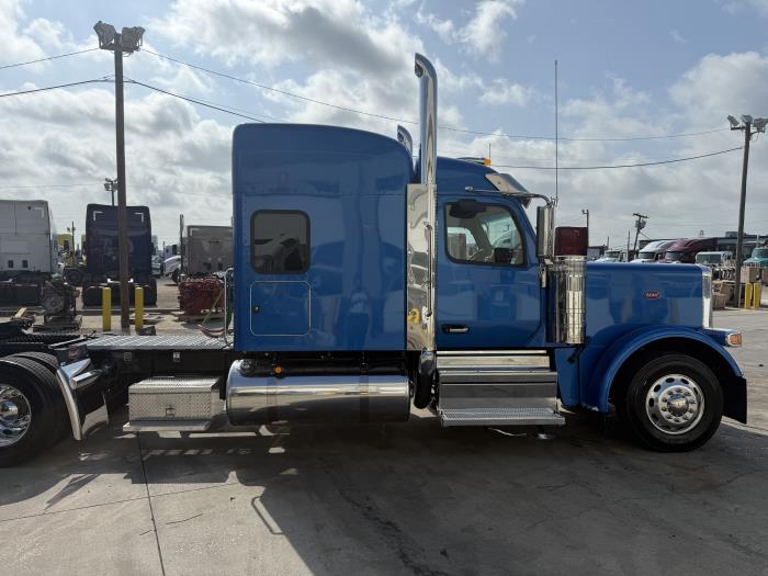 2026 Peterbilt 589-10