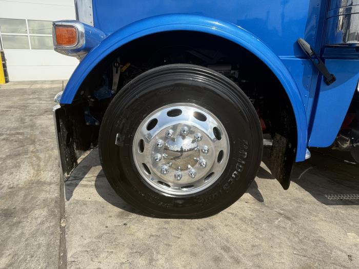 2026 Peterbilt 589-17