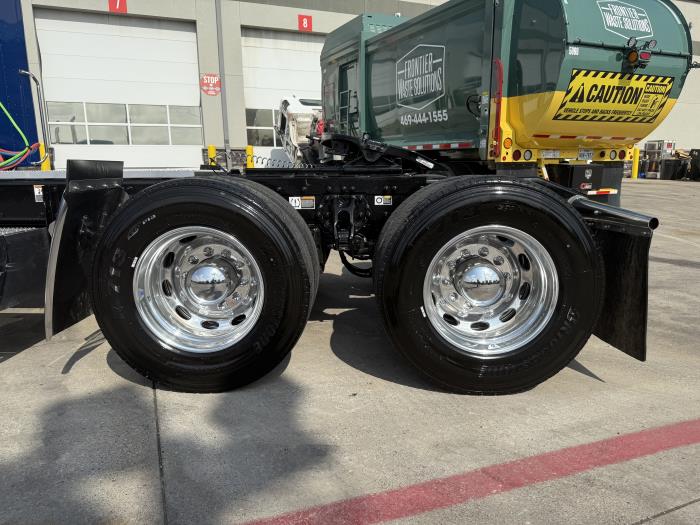 2026 Peterbilt 589-18