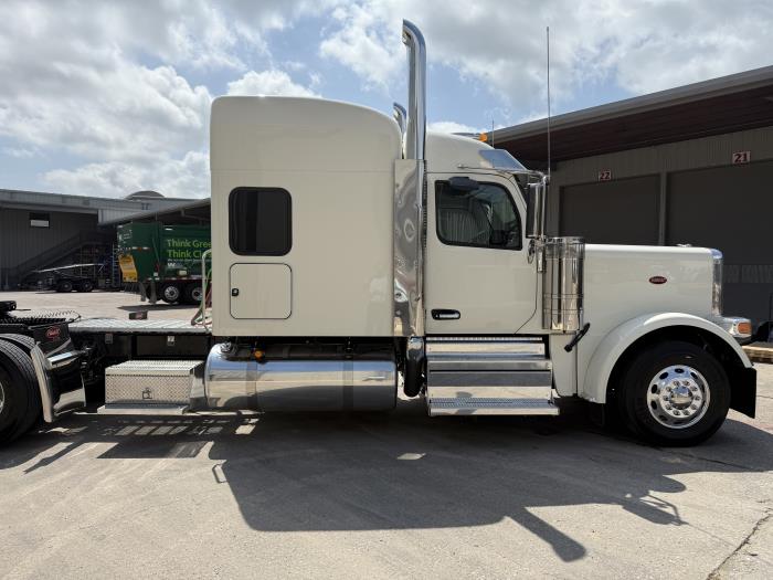 2026 Peterbilt 589-10