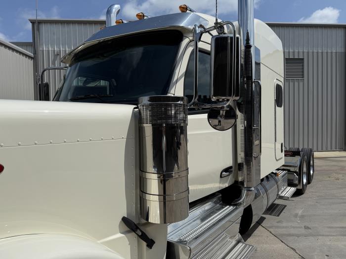 2026 Peterbilt 589-14