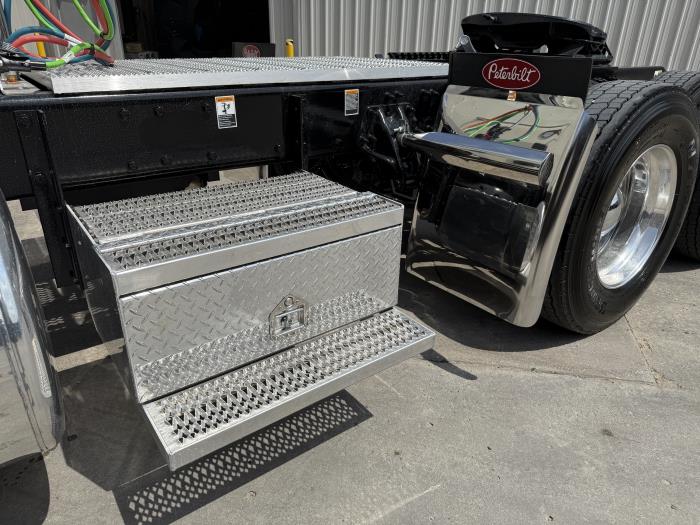 2026 Peterbilt 589-19