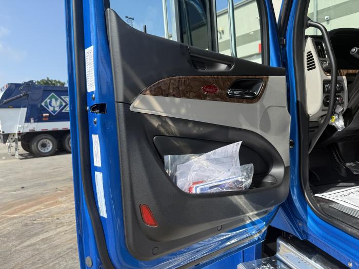 2026 Peterbilt 589-30