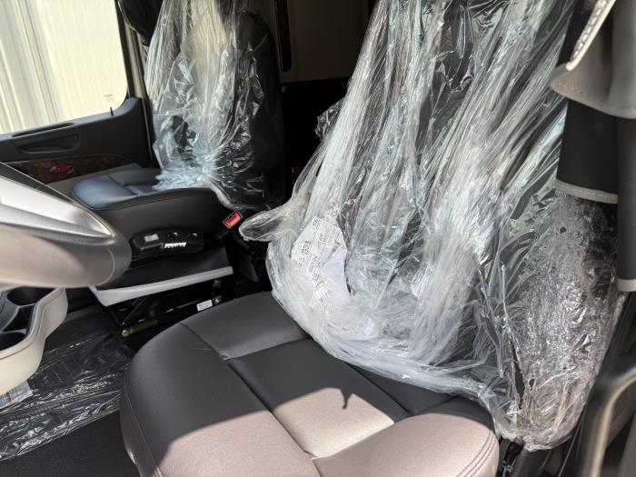 2026 Peterbilt 589-31