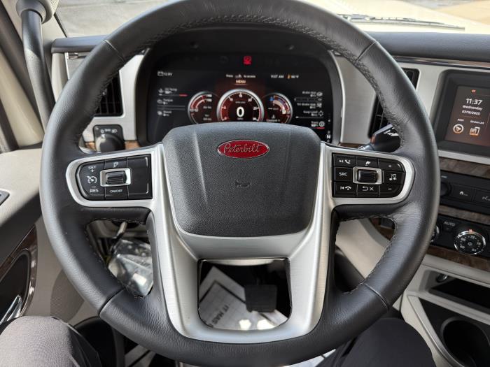 2026 Peterbilt 589-32