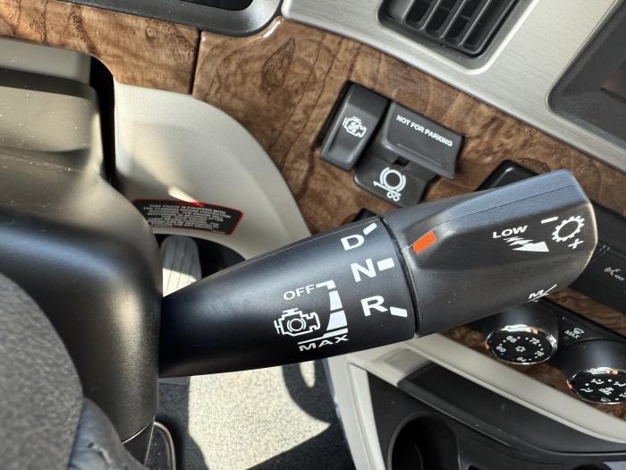 2026 Peterbilt 589-35