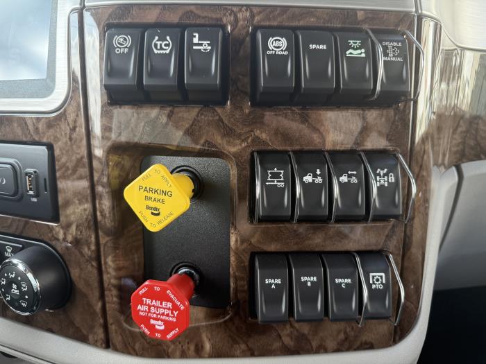 2026 Peterbilt 589-39