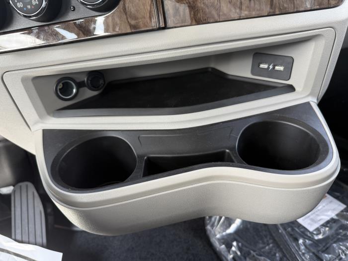 2026 Peterbilt 589-38