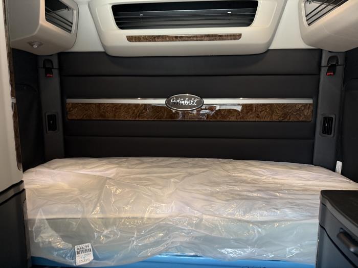 2026 Peterbilt 589-40