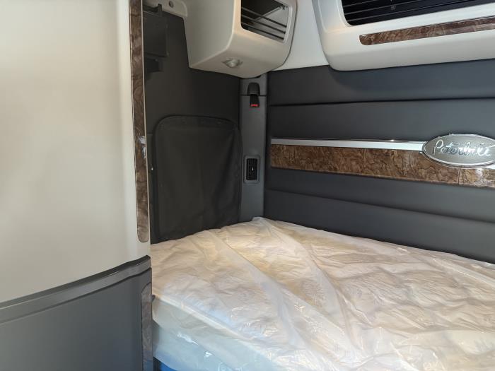 2026 Peterbilt 589-42