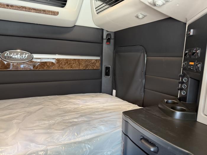 2026 Peterbilt 589-42