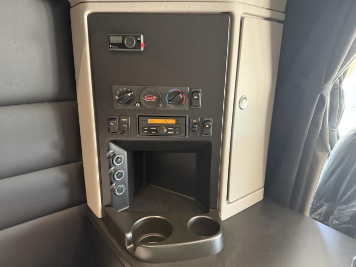 2026 Peterbilt 589-49