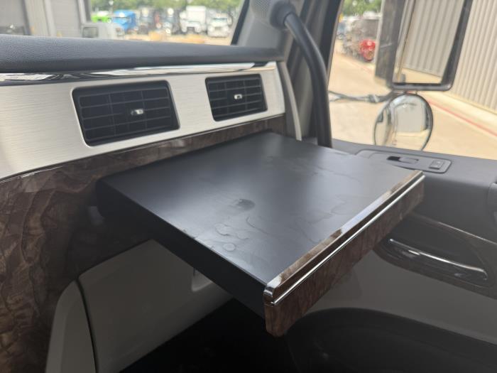 2026 Peterbilt 589-69