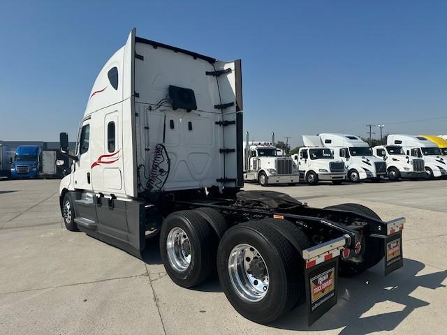 2021 Freightliner Cascadia-4